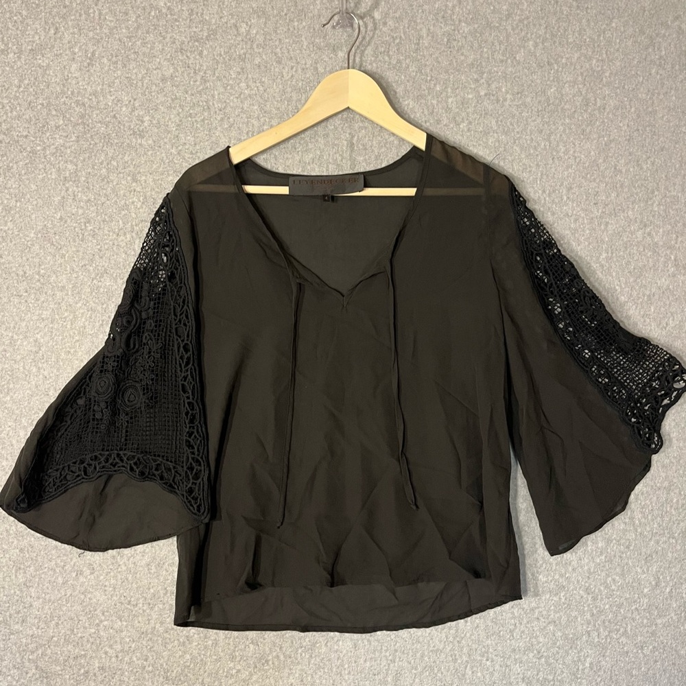 LEYENDECKER LA Blouse Sz 4 Silk V Neck Opening Crochet Sleeves Sheer